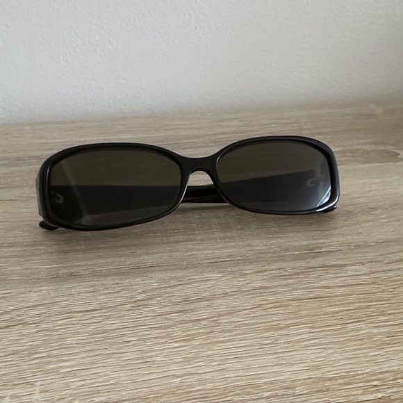 Gucci Monochrome Floral Sunglasses main image 4